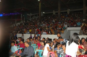 Sekitar 10.000 orang Umat Kristen Provinsi Jambi yang menghadiri Natal Oikumene Provinsi Jambi di lapangan KONI Kota Jambi, Sabtu (28/12/2013). [AL/Rds]